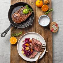 Entrecôte mit Rotkohlsalat und Mandarinen